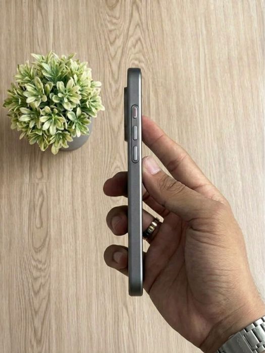 Capa iPhone 16 Pro Max - Titânio Natural Luggage Style