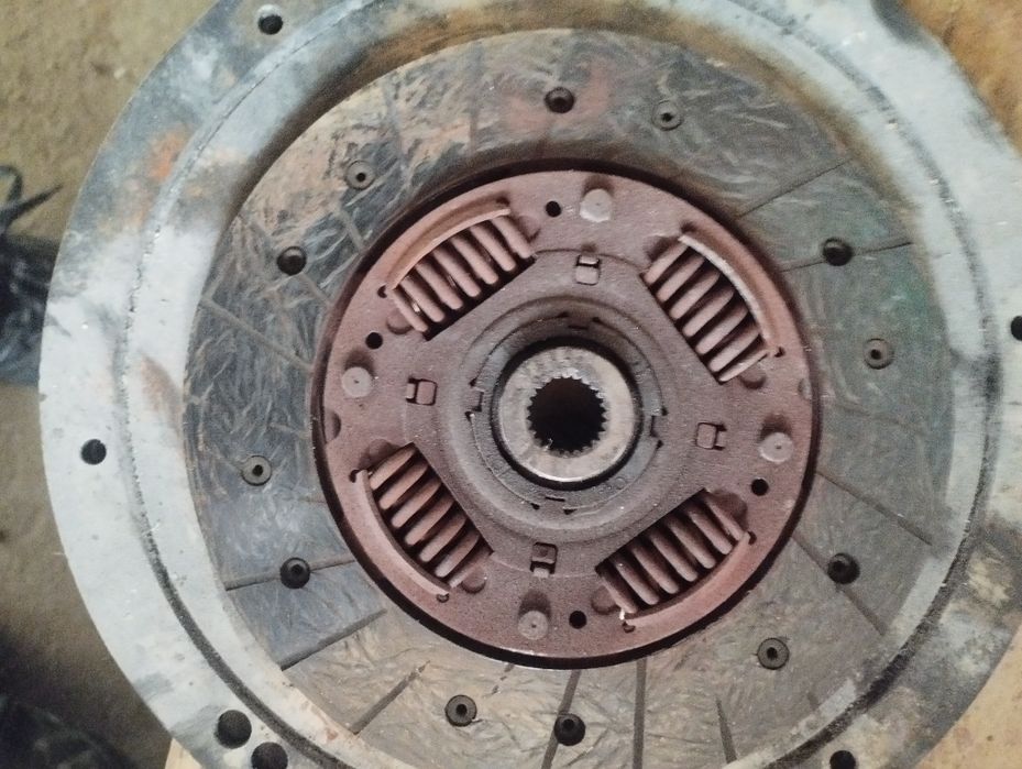 маховик деу Ланос 1.5