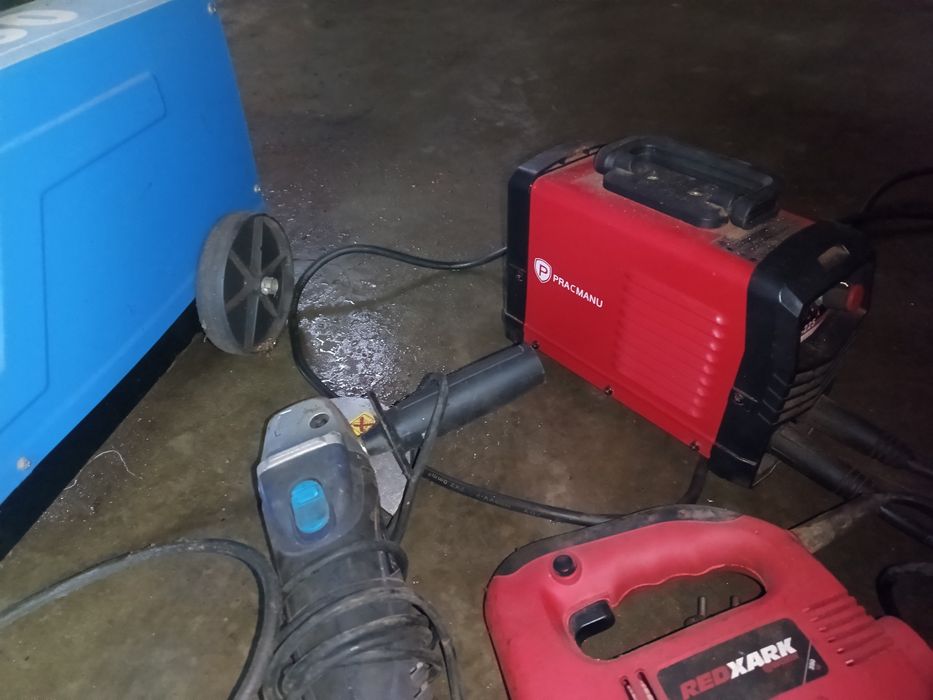 Lote  de  7 máquinas