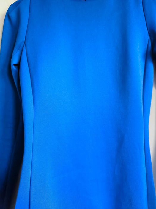 Elegancka i stylowa chabrowa sukienka Midi od Zary w rozmiarze S/36