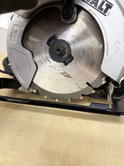 Dewalt DWE5615 piła tarczowa zaglebiarka  na kabel uzywana sprawna
