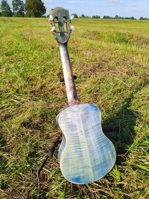 Ukulele tenorowe menzura 17 cali, 43 cm.