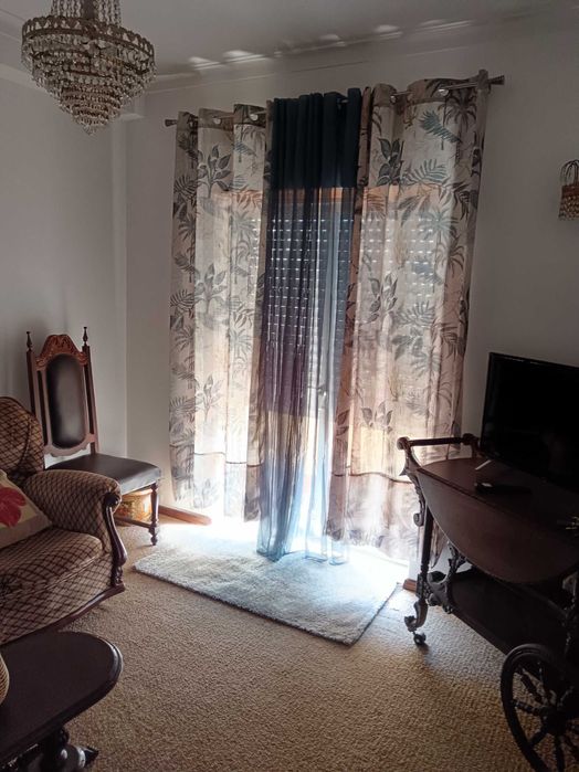 Quarto, entrada imediata perto Escolas Superiores