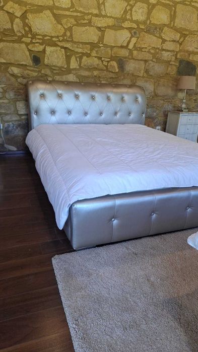 Cama de casal com colchão