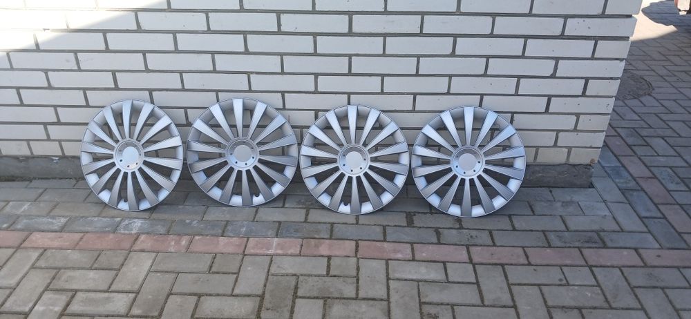 Продам ковпаки на колесо