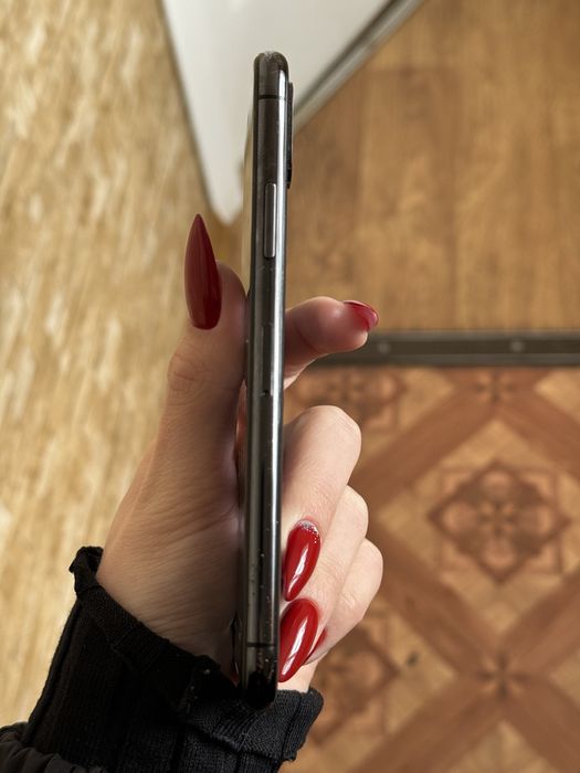 iPhone X 64 GB Стан 8/10
