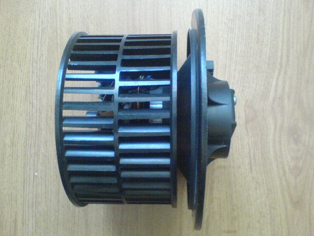 Вентилятор до авто-пічки