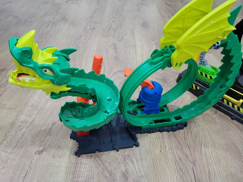 Pista Dragão + Pista Monster Trucks Hot Wheels
