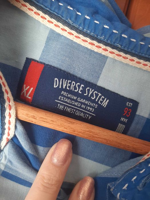 Koszula w niebiesko białą kratę
