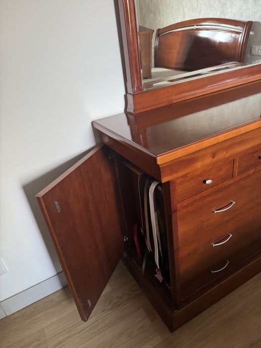 Mobilia de quarto completa em madeira cerejeira