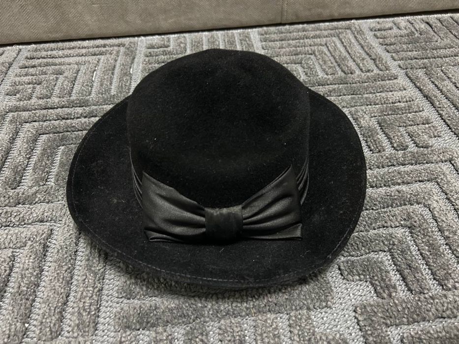 Шляпа з бантом капелюх