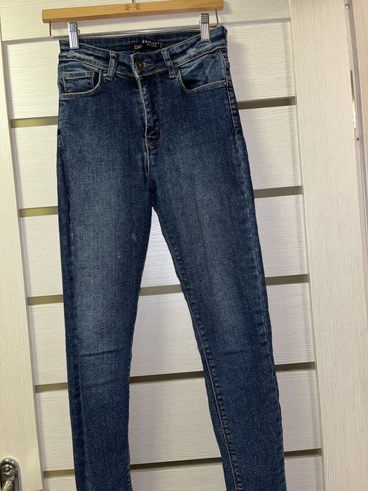 Джинсы скинни