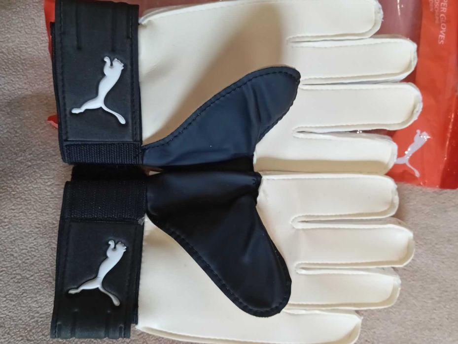 вратарские перчатки puma adidas