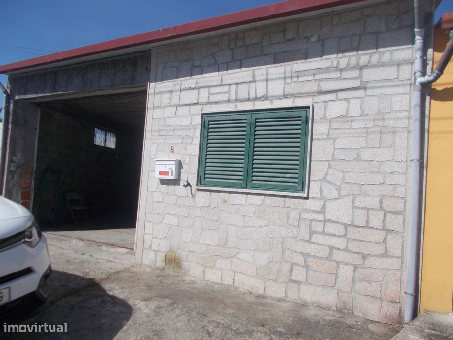 Moradia Rés Do Chão E Garagem Casas Dos Montes
