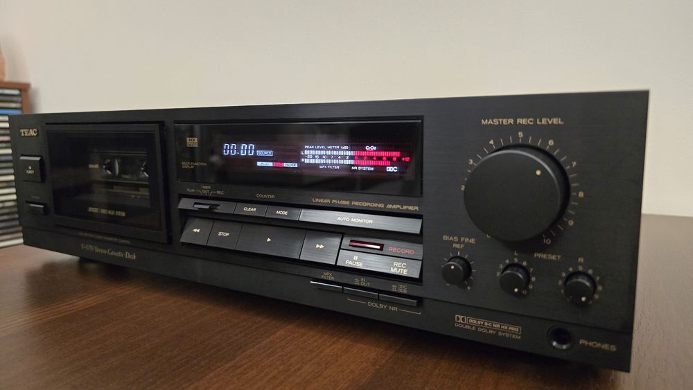 Magnetofon Teac V-670