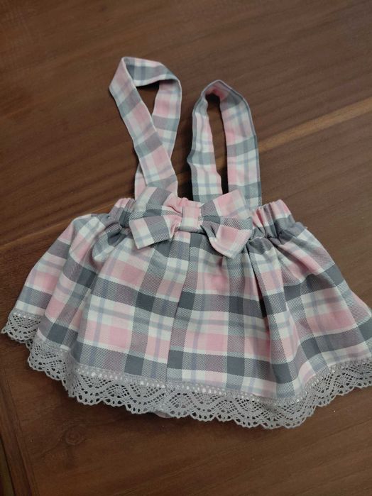 Saia com lacinhos para bebe