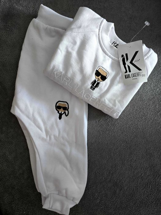 MENINO 1 Mês a 24 Meses