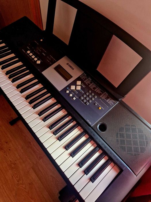 Teclado Yamaha YPT-230