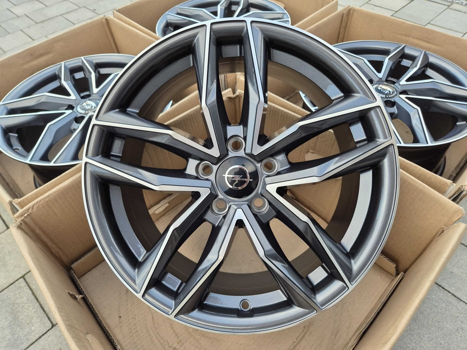 Felgi 17" 5x114,3 Dostawcze Renault Trafic Opel Vivaro KIA Carnival Fiat Nowe | #DM05