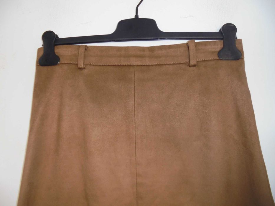 saia de mulher da marca PULL&BEAR