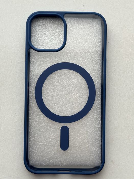 Продам чехол на iphone 13