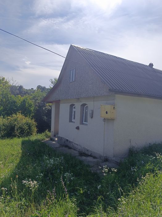 Продаж будинка в передмісті