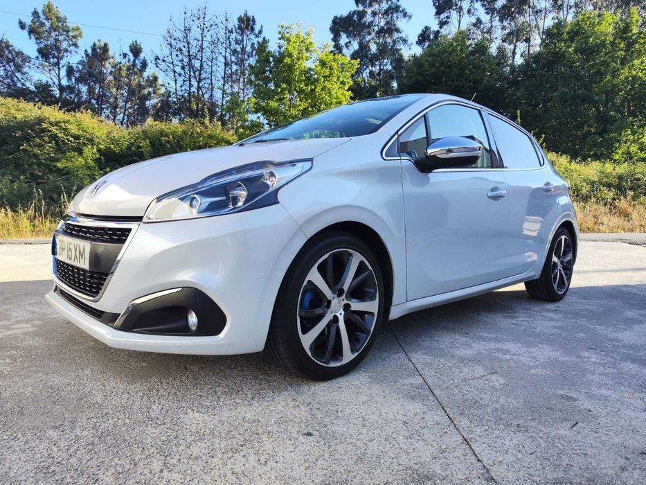 Peugeot 208 Feline Automático EAT6 Tecto Panorâmico