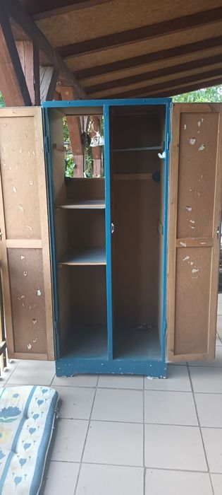 Szafa drewniana ubraniowa