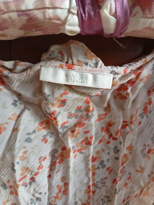 Bluzka letnia, zwiewna bez rękawów,