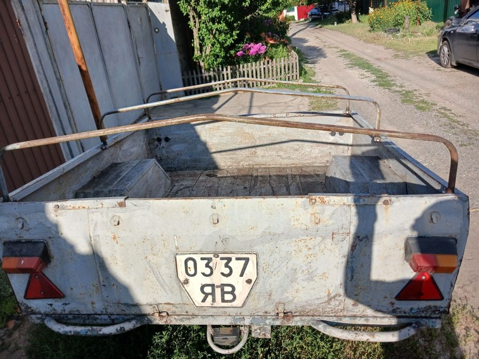 Продам три причепи до легкового автомобіля а гарному стані,один алюмінівий .торг