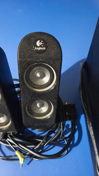 Colunas som Logitech z-230 2.1