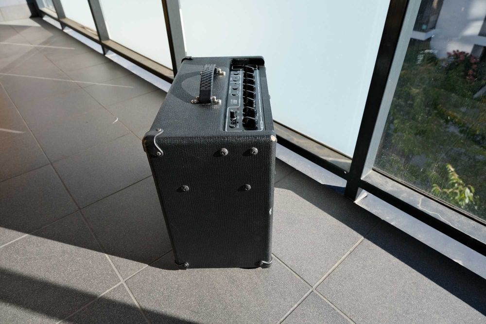 Wzmacniacz gitarowy VOX AD15VT