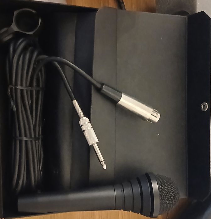 Microfone com fio Profissional