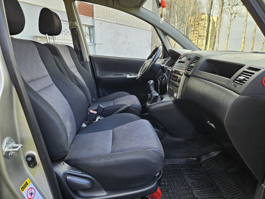 Toyota Corolla Verso 2002 рік 2.0 дизель для військових