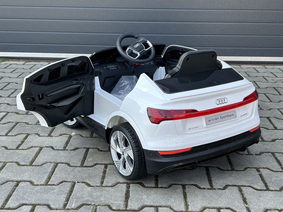 Auto na akumulator Audi E-Tron 4x4 Sportback Samochód dla dzieci