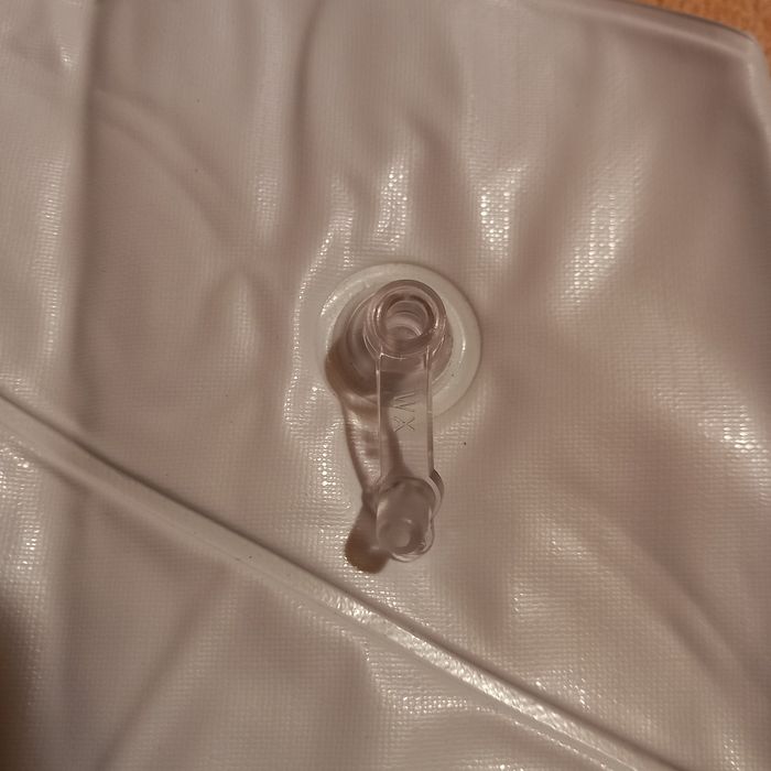 Dmuchana poduszka pod głowę do wanny