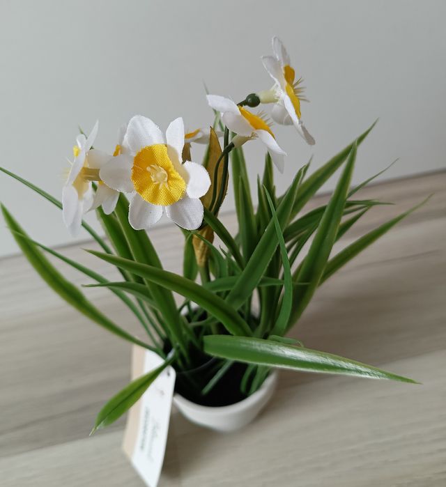 Sztuczny kwiat Narcyz Biały Źonkil w doniczce wiosenna dekoracja 20cm