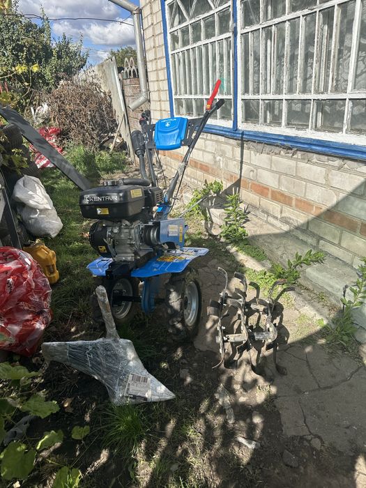 Мотоблок в новому стані з приладдям