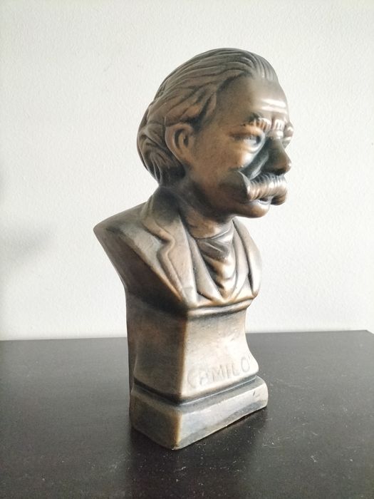 Busto Camilo Castelo Branco
