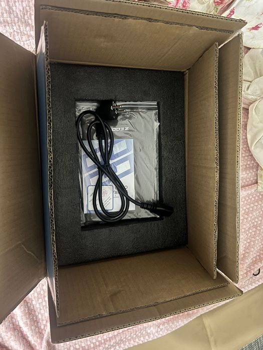 Портативна зарядна станція ZEGOR , потужність 1000 Вт