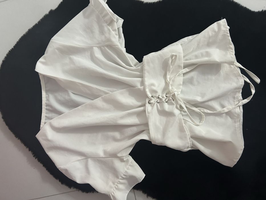 Piekna bluzka biala gorsetowa:)