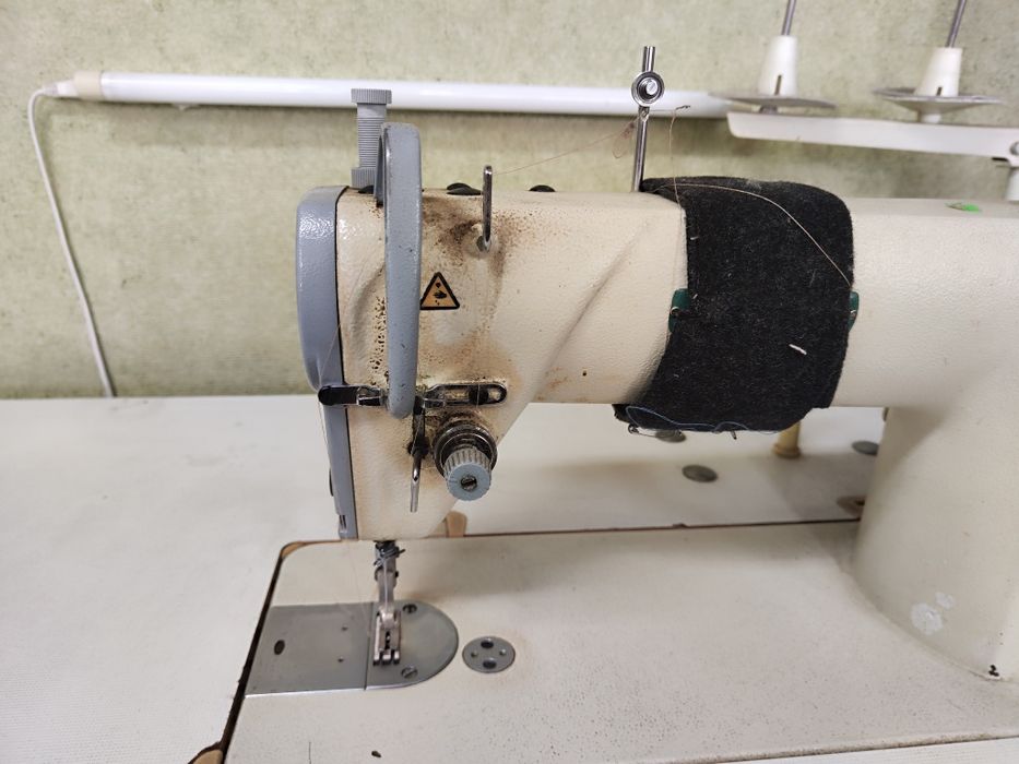 Промышленная швейная машинка Siruba