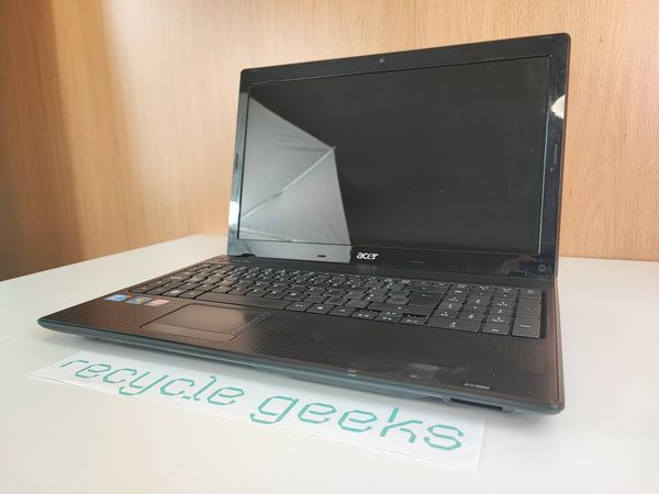 Acer Aspire 5742G i3-M370 4GB DDR3 750GB HDD Teclado PT