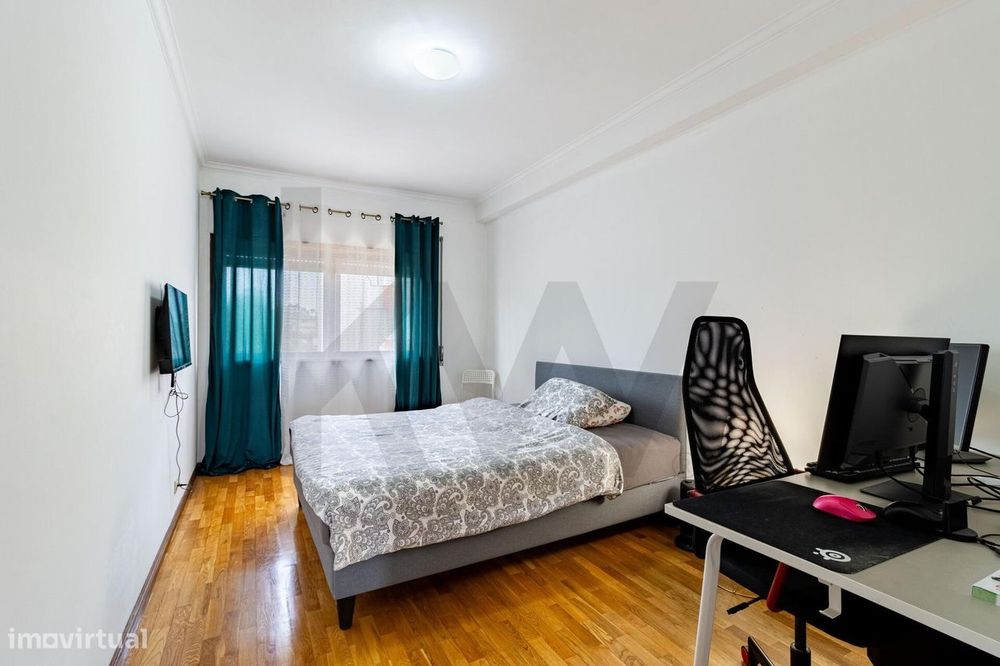 Apartamento T3 em São João da Madeira - com varandas, Localização Estr