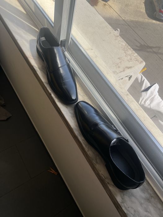 Sapatos sociais pretos com dupla fivela – tamanho 44