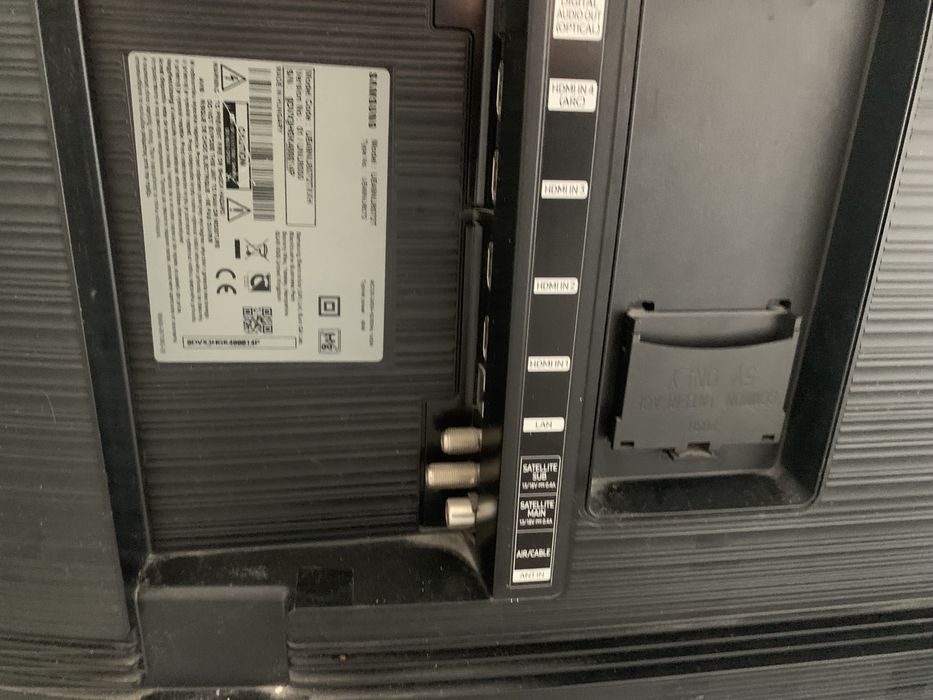 Telewizor samsung smart  uszkodzony ue49nu8072t