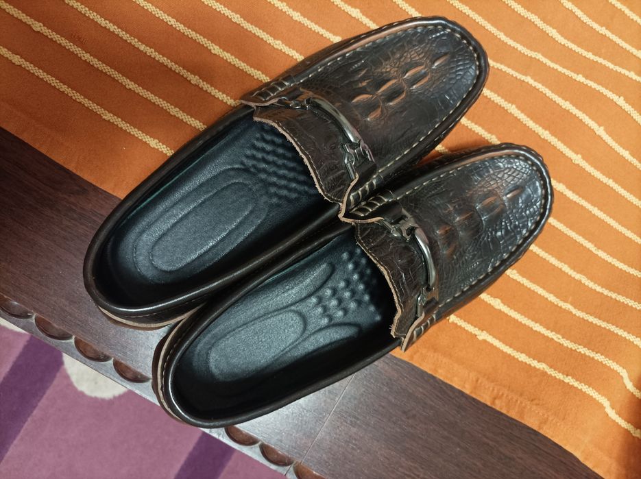Продам кожаные мокасины