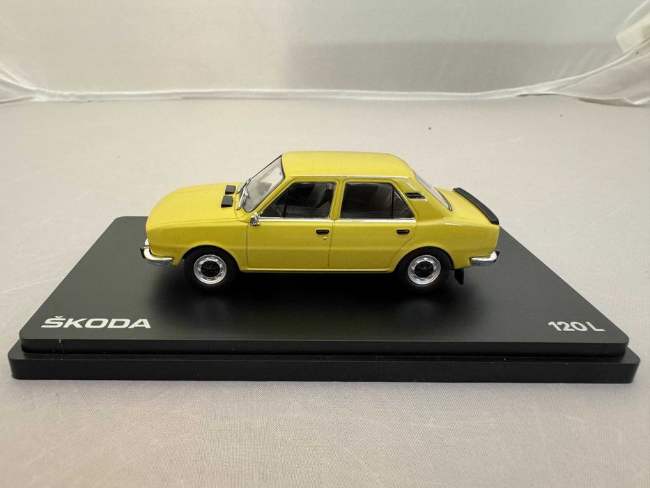 SKODA 120L – ABREX 1:43 – Kolekcjonerski model