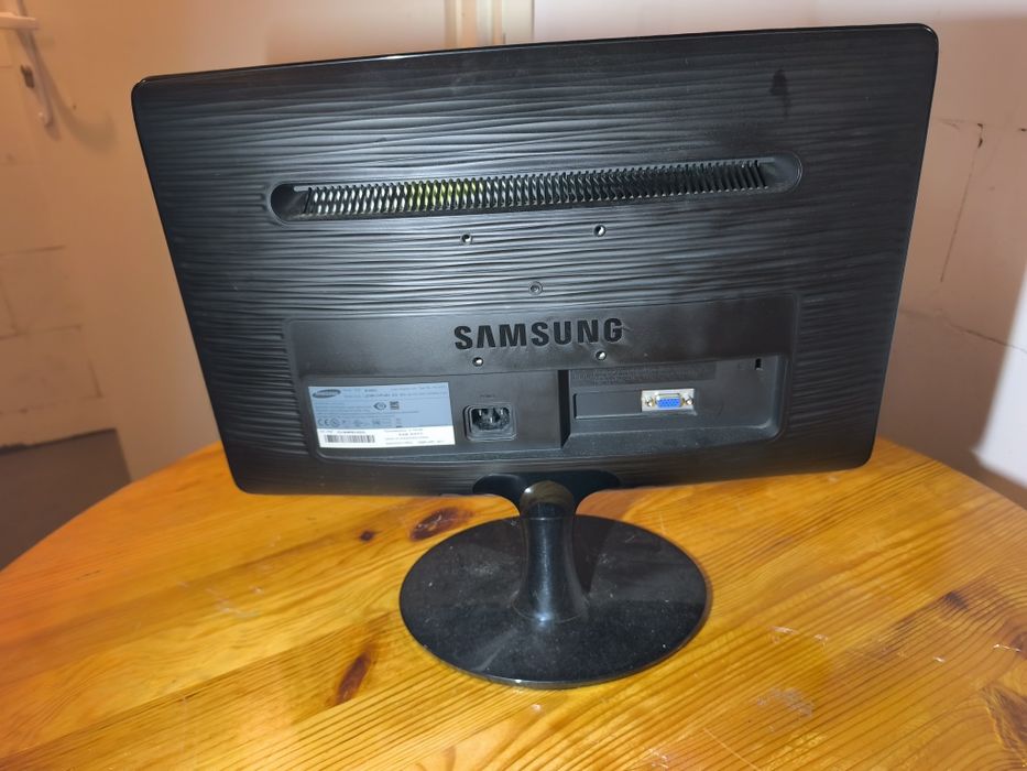 Monitor Samsung B1930N