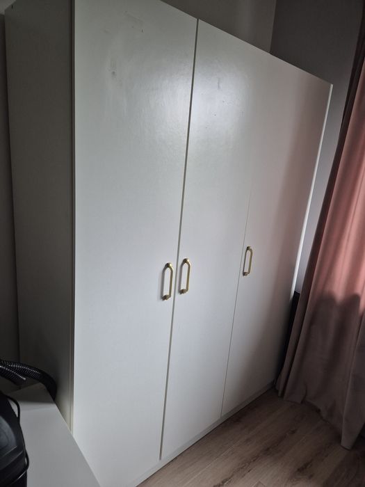 Biała szafa  140cm